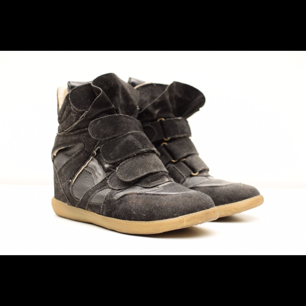 Wedged heel sneakers